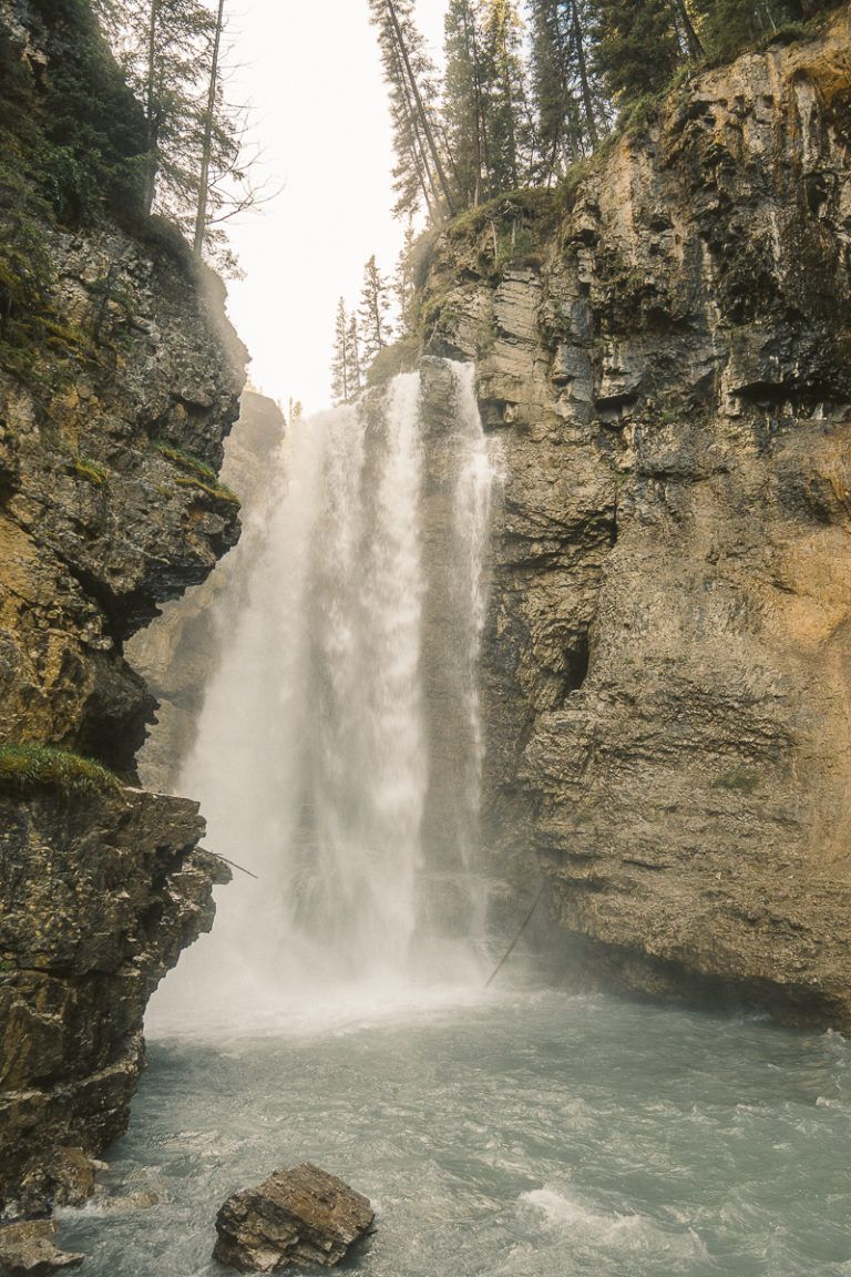 the-15-absolute-best-hikes-in-banff-national-park-the-wandering-queen