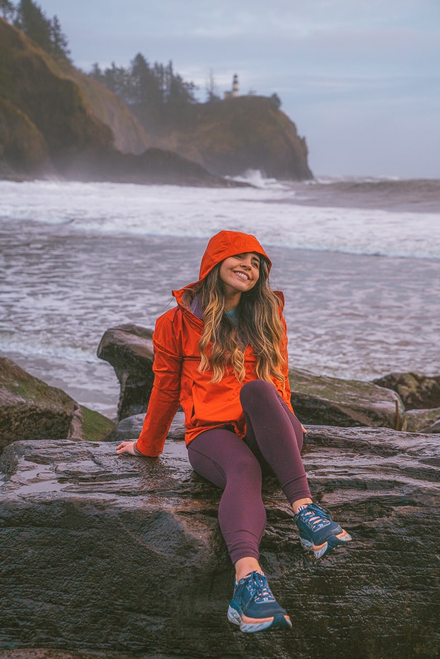 11 Hiking Outfits for Women for Any Weather & Condition - Voyageur