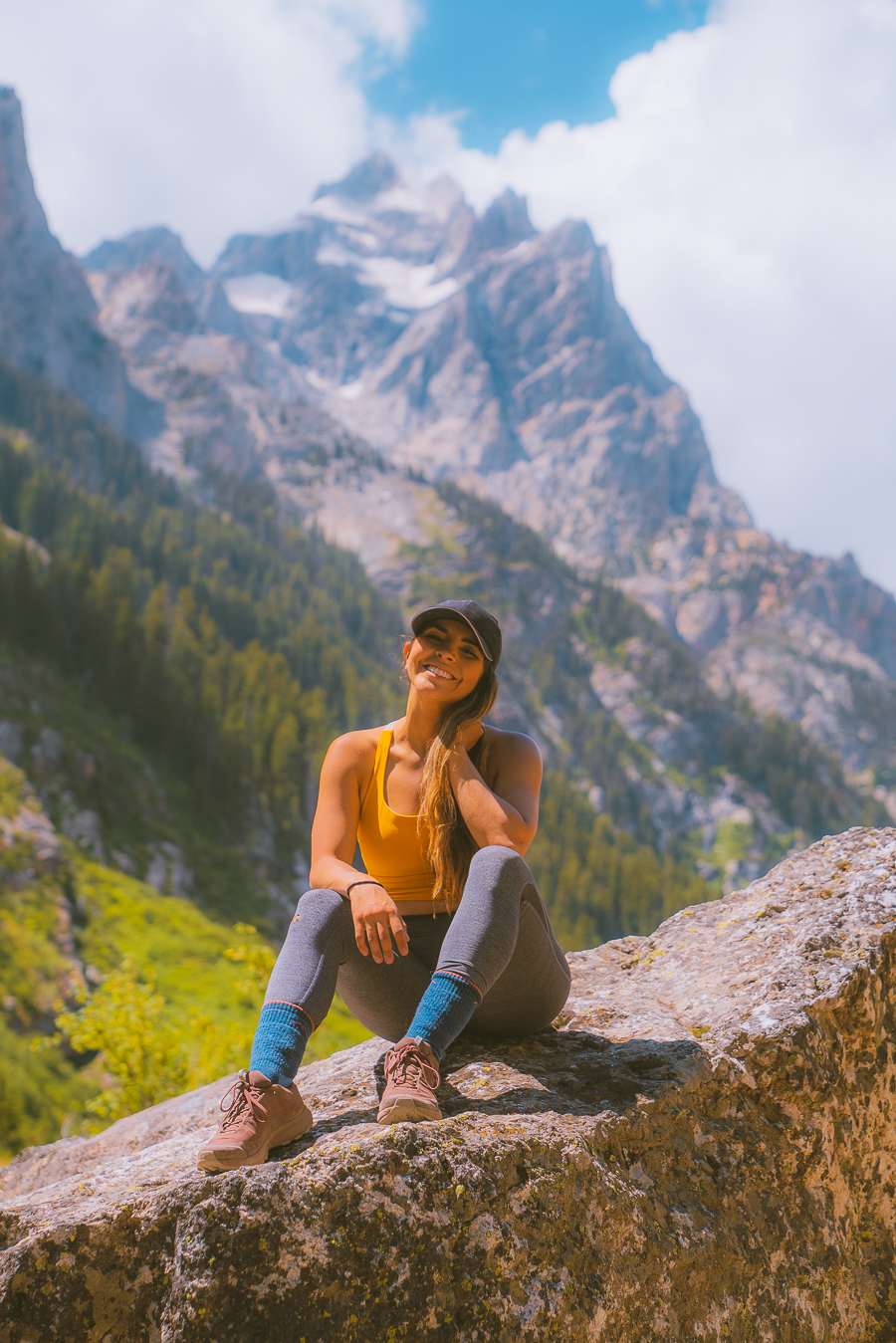 Exactly What To Wear Hiking All Year Long For Everyone - The