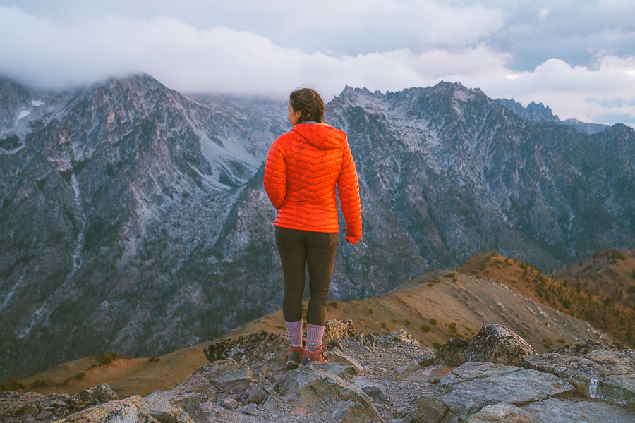 11 BEST Women's Hiking Leggings And Yoga Pants (2024) | Hiking leggings,  Hiking outfit, Hiking jacket